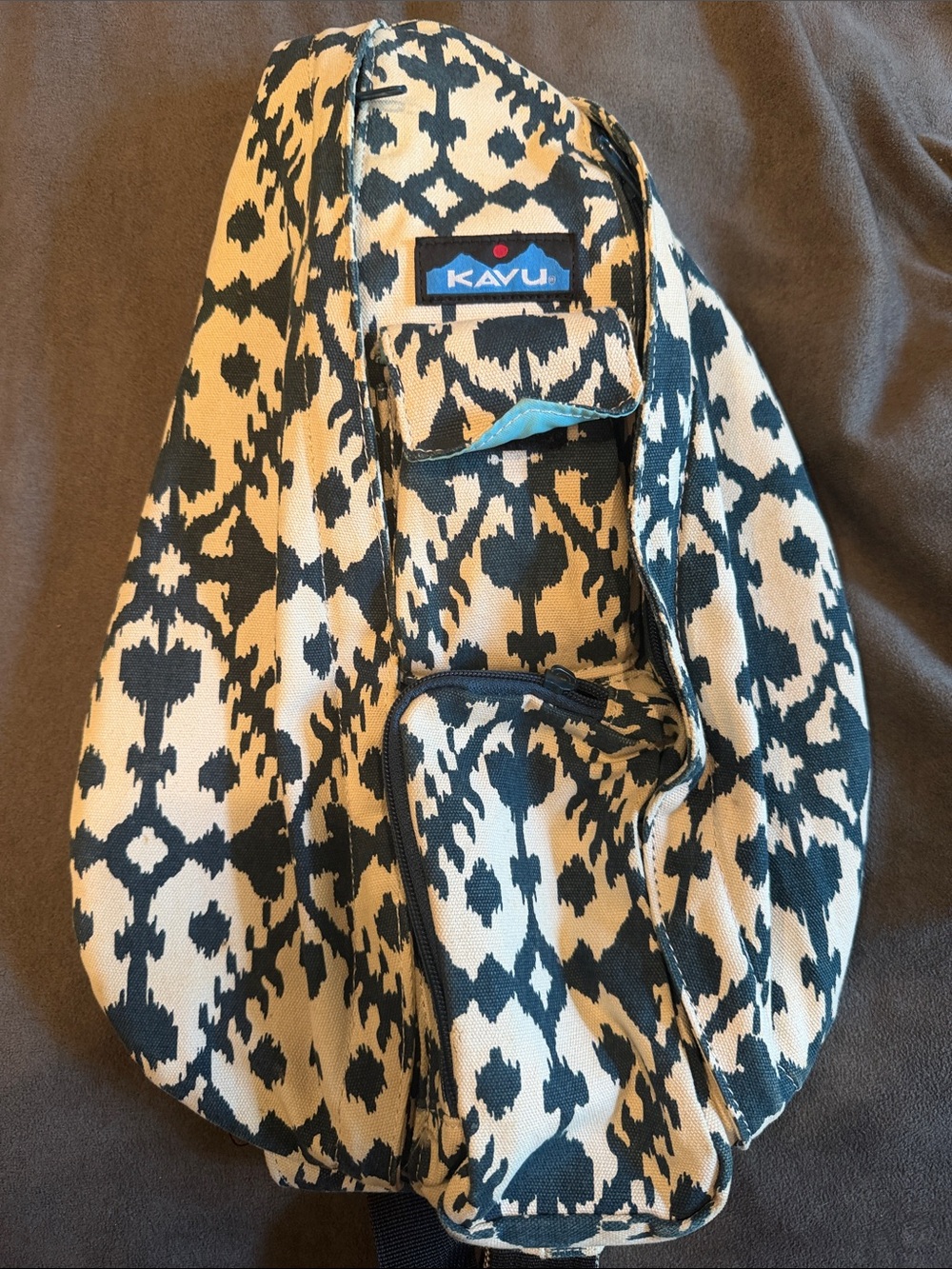 Kavu navy & Cream Patterned Sling bag
